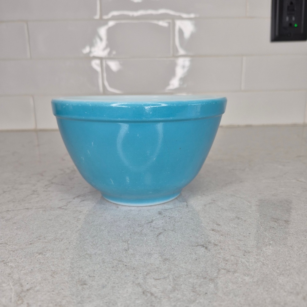 Pyrex Mixing Bowl Vintage Turquoise Blue 5.5 Inch Round